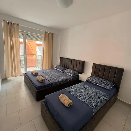 Jozef Rana E Hedhun Apartment Shëngjin